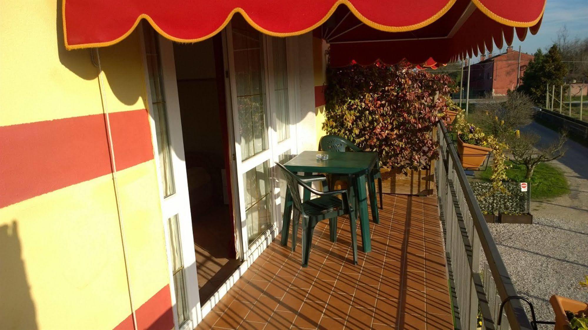 Ca' Del Sasso Guest House เวโรนา ภายนอก รูปภาพ
