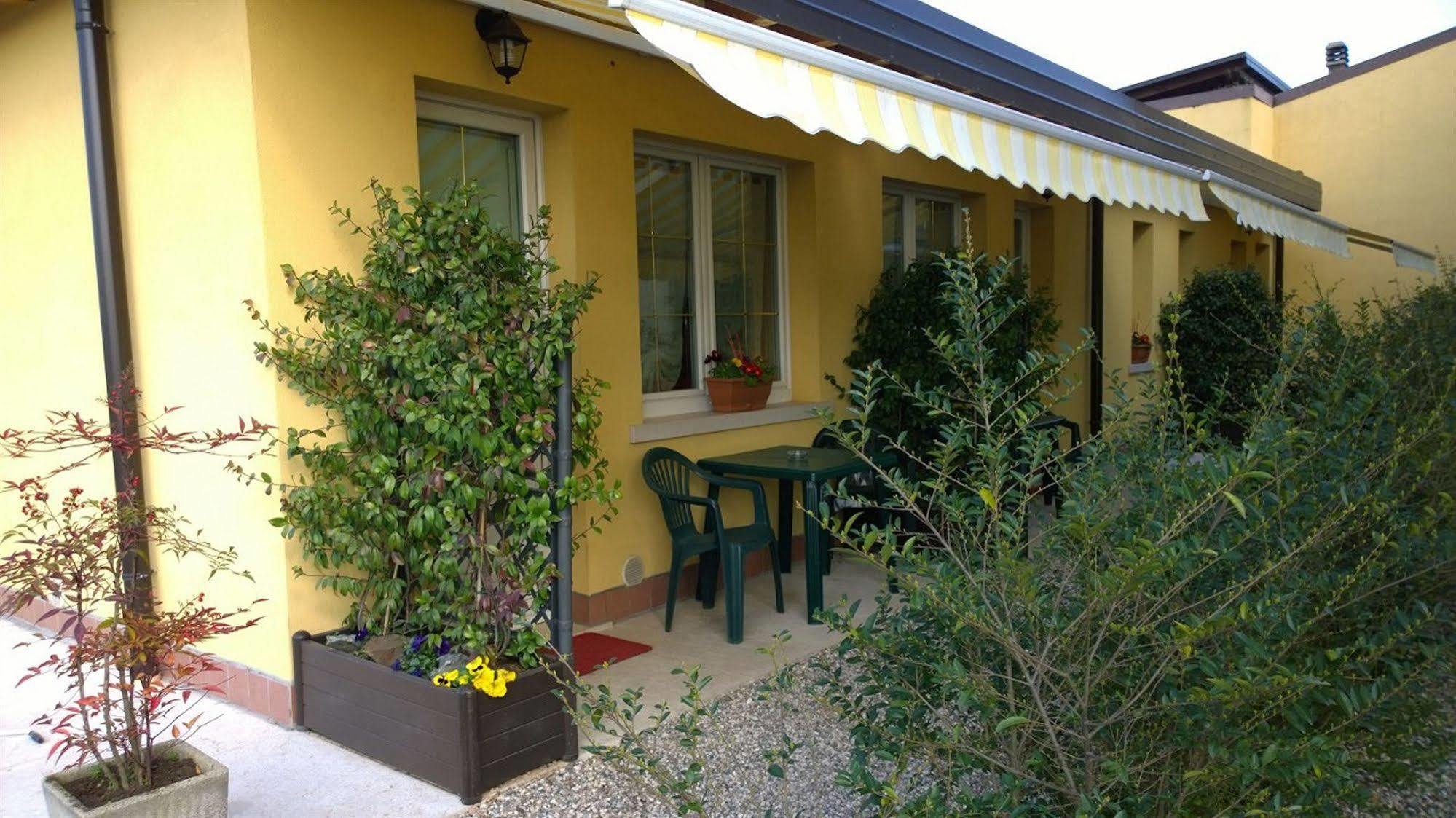 Ca' Del Sasso Guest House เวโรนา ภายนอก รูปภาพ