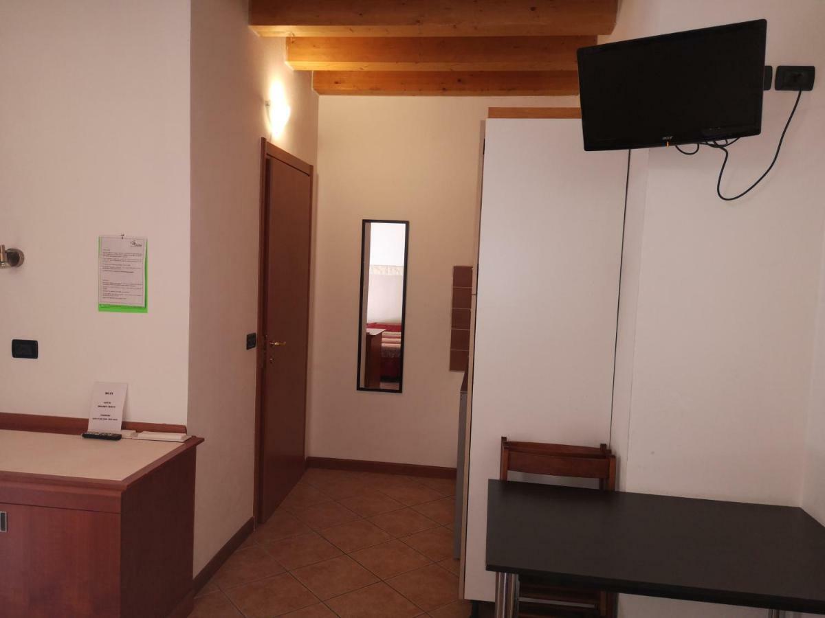 Ca' Del Sasso Guest House เวโรนา ภายนอก รูปภาพ